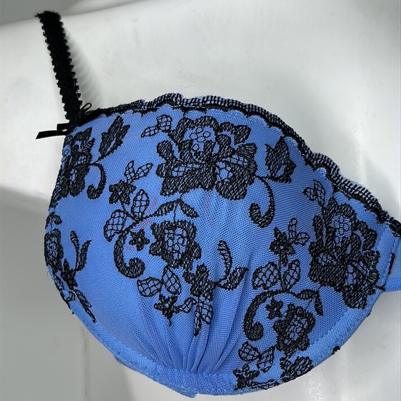 IZA Push-up Padded Periwinkle & Black Floral Embroidered Mesh Overlay Bra NWT - Picture 9 of 13